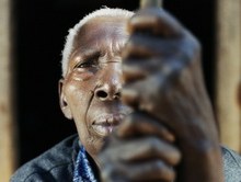 Forum 2007: "Die Zukunft ist grau". Alte Menschen in der HIV/Aids-Krise: Opfer und HoffnungsträgerInnen